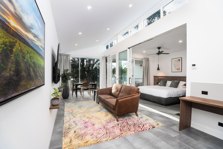 Clare Hillside Apartments, Clare and Gilbert Valleys