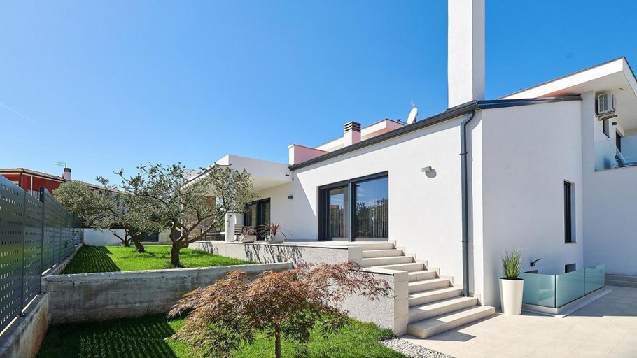 Others 4, Elegant Villa Dolcea with a swimming pool, Buje