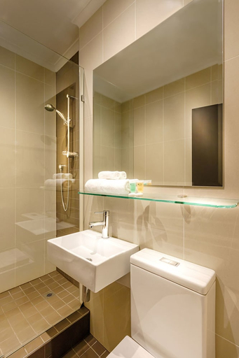 Bathroom 4, Crest on Barkly, Melbourne