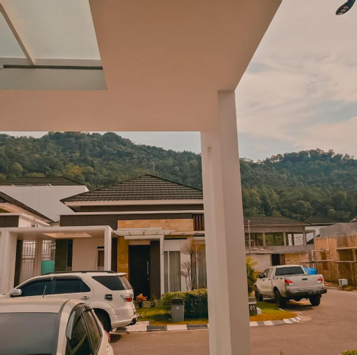 Public Area, melodyfamily, Padang