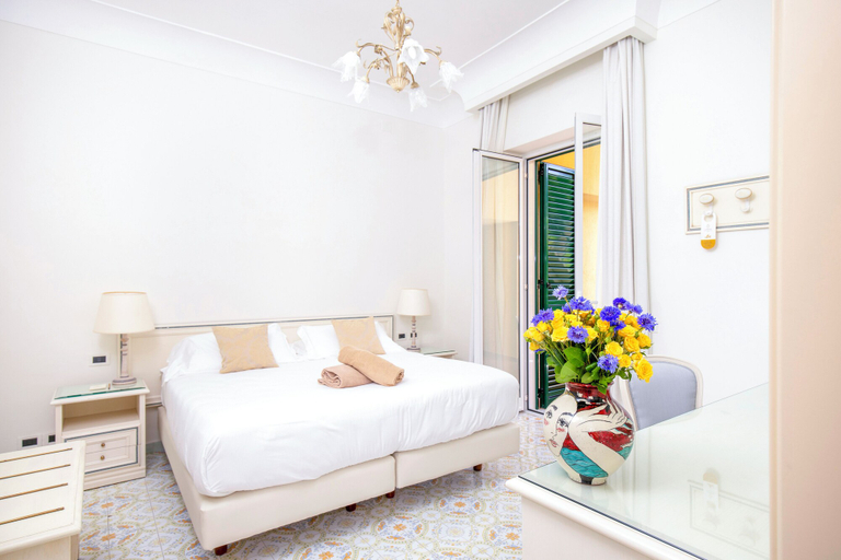 Bedroom 3, La Reginella Resort & SPA, Napoli