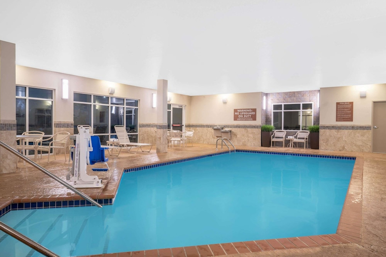 Sport & Beauty 5, AmericInn by Wyndham Windom, Cottonwood