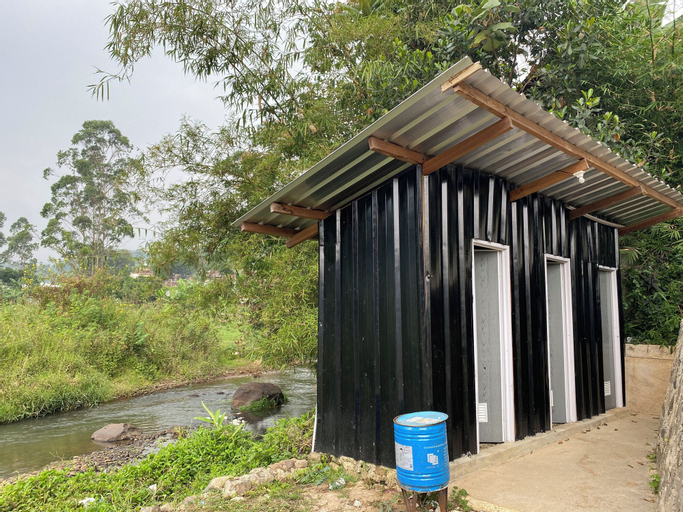 Exterior & Views 29