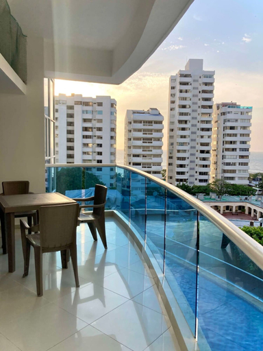 Room 5, w Oceanview 2BR w/ Terrace n AC in El Laguito, Cartagena de Indias