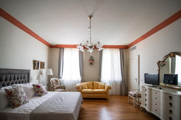 Others 3, Villa San Pietro, Brescia