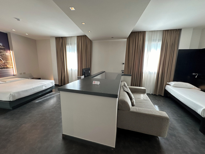 Bedroom 2, Hotel Cruise, Como