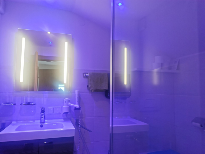 Bathroom 4, No1 - Flo's modern Rooms & Breakfast, Sankt Johann im Pongau