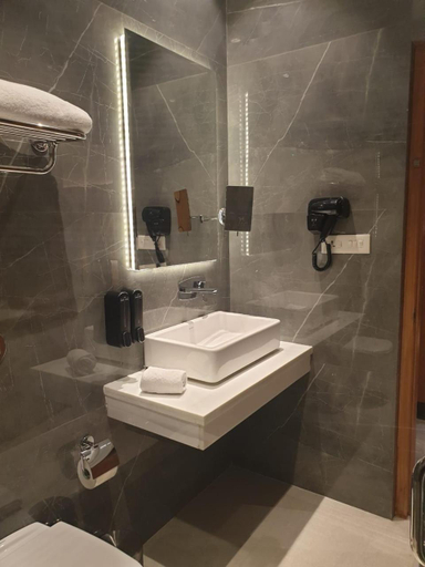 Bathroom 4, HOTEL ICON RAJPURA, Patiala