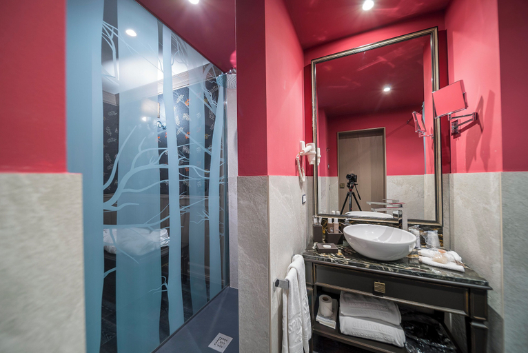 Bathroom 5, Hotel Spinale, Trento