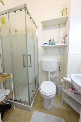 Bathroom 2, Aeroporto internazionale di Palermo Falcone Hotel, Palermo