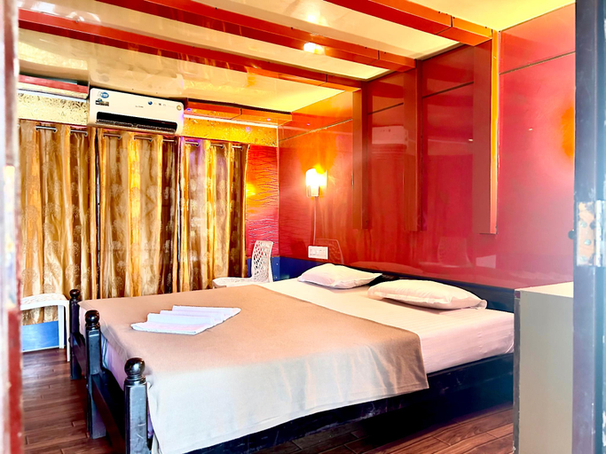 Bedroom, Harmony Houseboats, Alappuzha