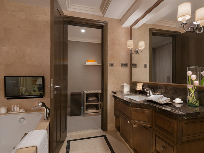 Bathroom 10