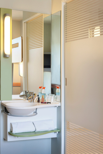 Bathroom, ibis budget Bordeaux Centre Bastide, Gironde