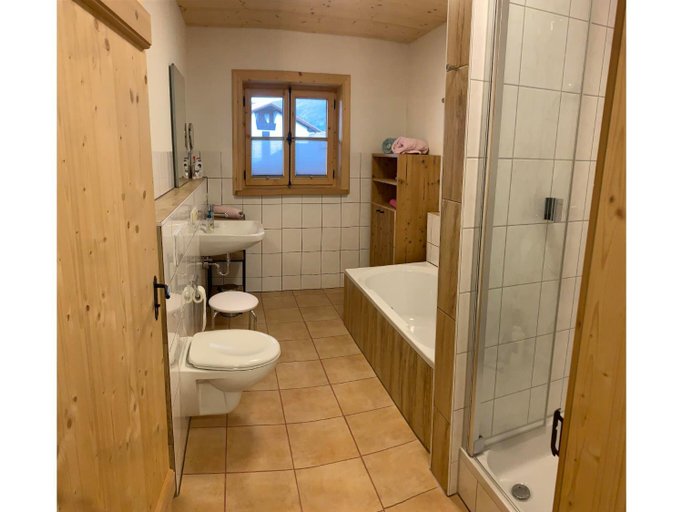 Bathroom 3, Webergutl - Chiemgau Karte, Traunstein