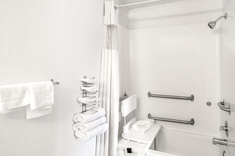 Bathroom 4, Howard Johnson by Wyndham Wilmington, New Hanover