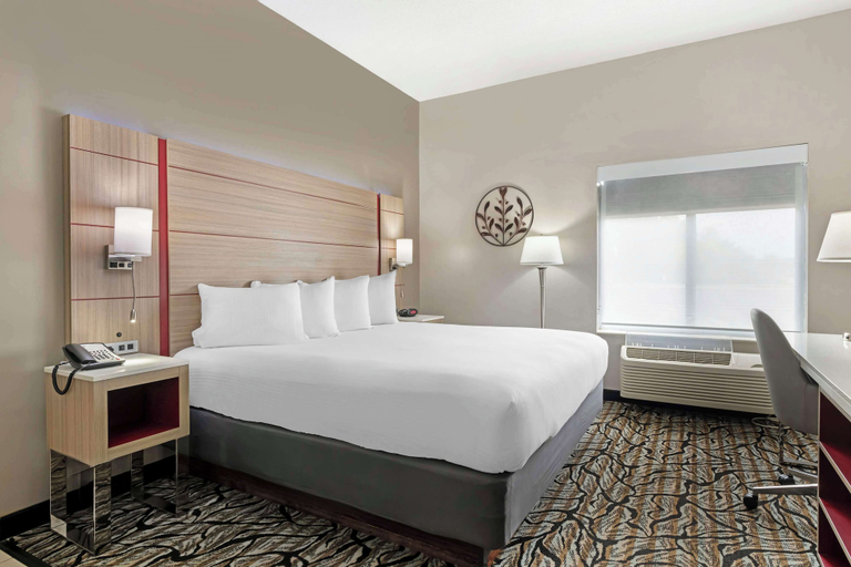 Bedroom 3, Best Western Plus Albert Lea I-90/I-35 Hotel, Freeborn