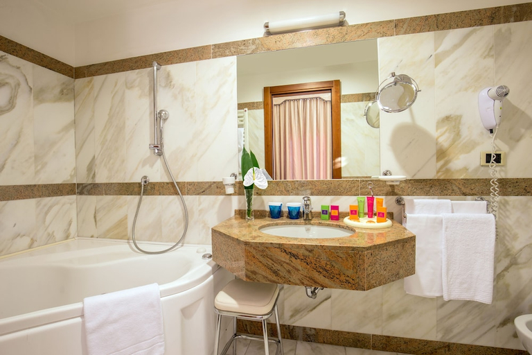Bathroom 3, UNAWAY Hotel Empire Roma, Rome
