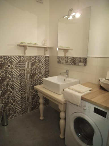 Bathroom, LA PAVONCELLA suite, Nuoro