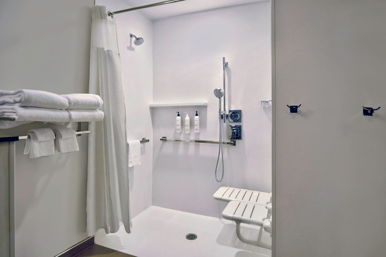 Bathroom 4, Fairfield Inn & Suites by Marriott Cincinnati North, Butler