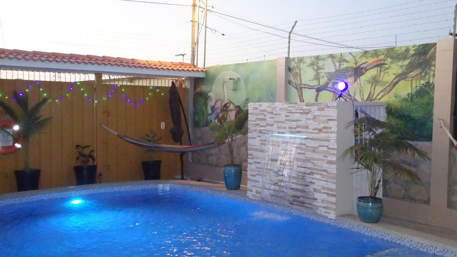 Others 4, Posada Estrella, Salinas