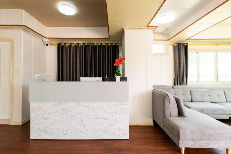 Others 5, Business suite E, Bang Na