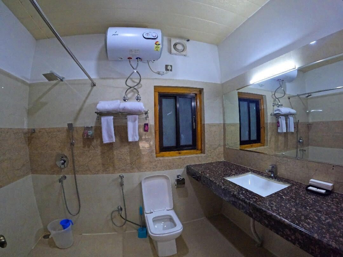Bathroom, Hotel Thimphu central, Chang