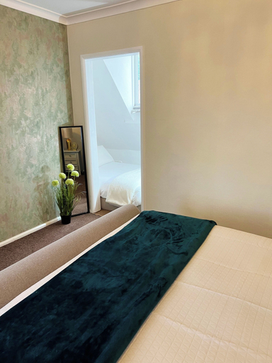 Room 5, Suspire House -sleeps6-garden-bbq-coastal Retreat, Kent