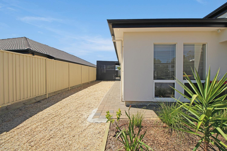 Aldinga Beach Experience - C21 SouthCoast Holidays, Adelaide