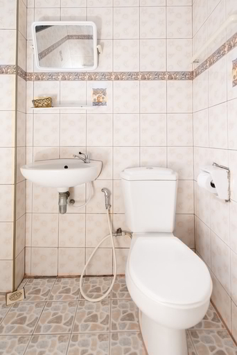 Bathroom, Naiyang Cottage, Pulau Phuket
