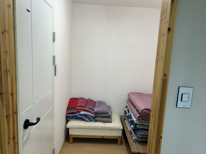 Bedroom 1, MAUMAEGOHYANG Pension, Gyeongju