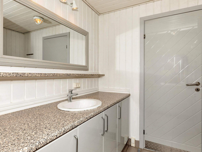 Bathroom 3, 4 Star Holiday Home in Lokken, Jammerbugt