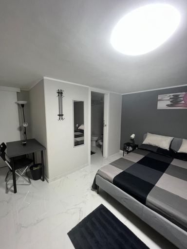 Bedroom 2, Rooms 38, Catania