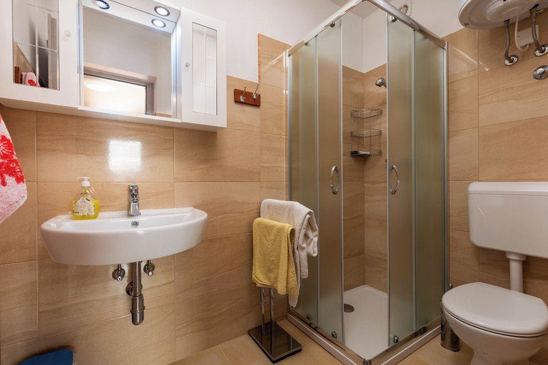 Bathroom 3, City Studio Budicin, Rovinj