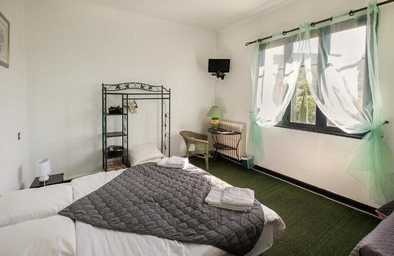 Bedroom 4, Auberge de l'escargot d'or, Drôme