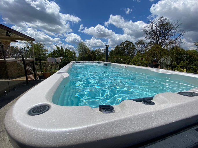 Farm Stay at Camellia Cottage pet friendly, Wollondilly