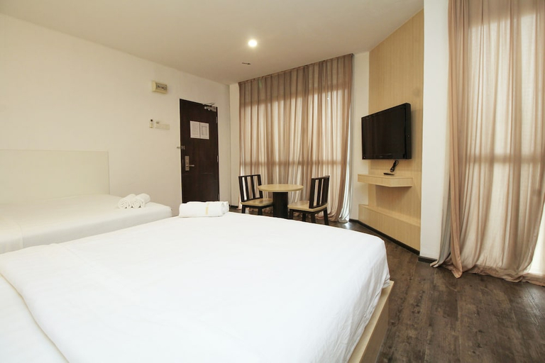 Others 4, Hotel Zamburger Klang, Klang