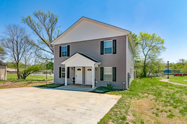 Others 2, Franklin Haven by Johnathan (1010 Franklin, #B), Montgomery