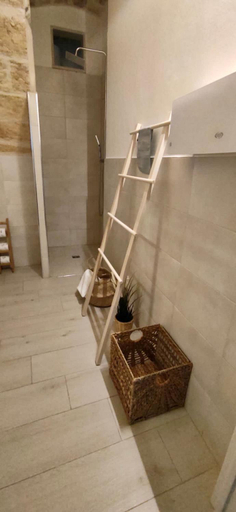 Others 3, Pietrabianca Suite, Bari