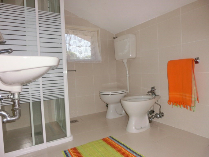 Bathroom 3, Beautiful Three-Bedroom Villa for 8 people - By Beahost Rentals, Venezia