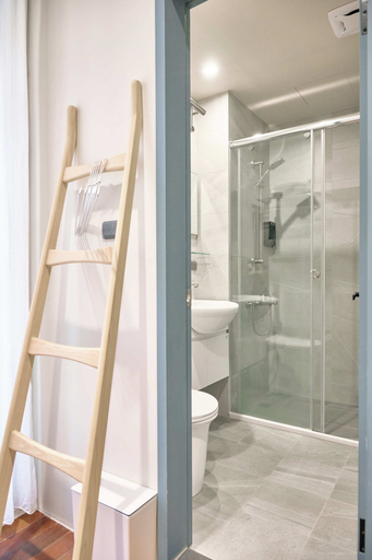 Bathroom 4, blue corner, Taoyuan