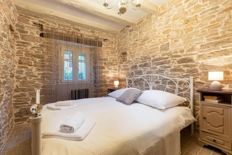 Bedroom 2, House 4 Season, Pazin