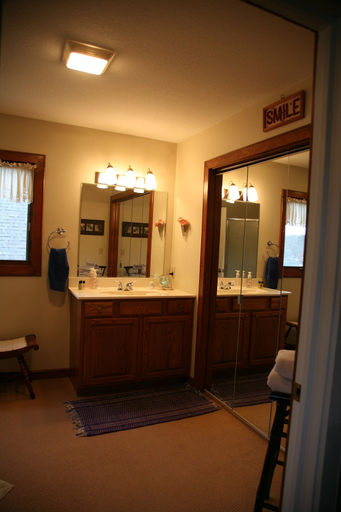 Bathroom 3, Sweetfern Inn, Clare