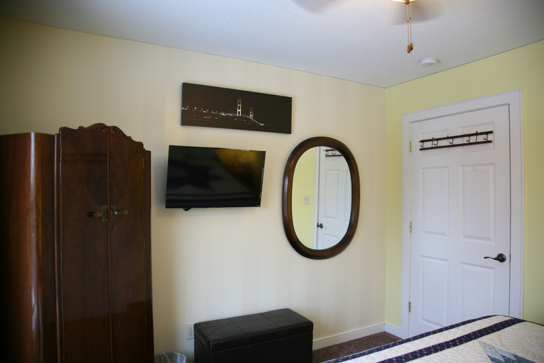 Bedroom 2, Sweetfern Inn, Clare