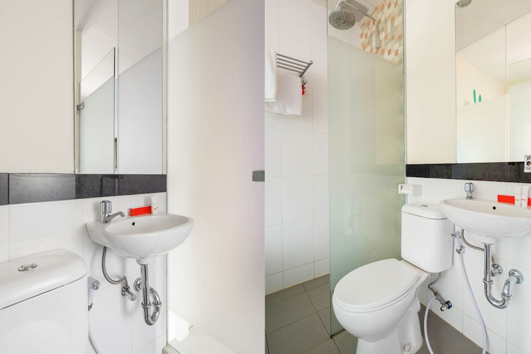 Bathroom 4, Capital O 1121 Orienchi 2, West Jakarta
