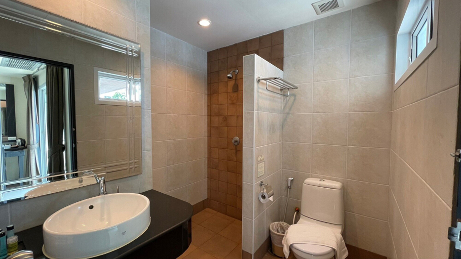 Bathroom 4, Baramee Resortel, Phuket Island