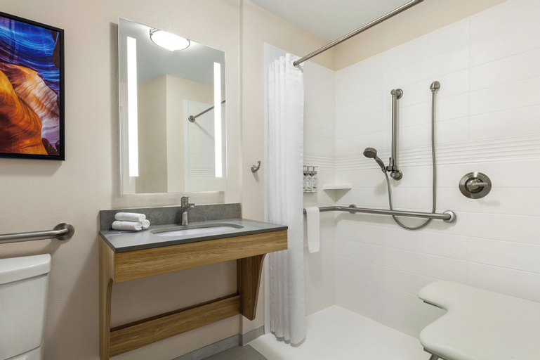 Bathroom 11