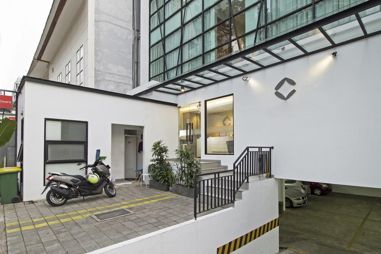Exterior & Views 1, REDDOORZ PLUS AT SETIABUDI EIGHT, South Jakarta