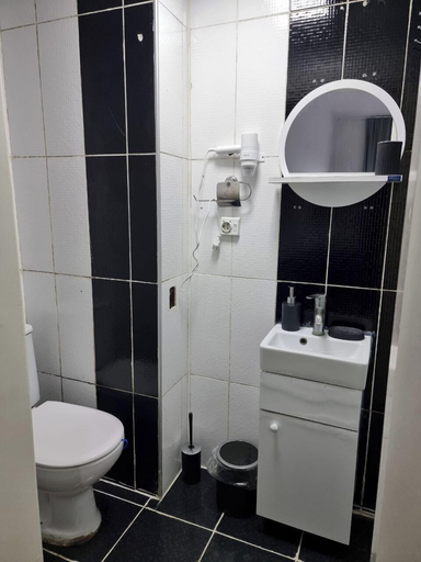 Bathroom 5, Lovely coy flat in Taksim, Beyoğlu