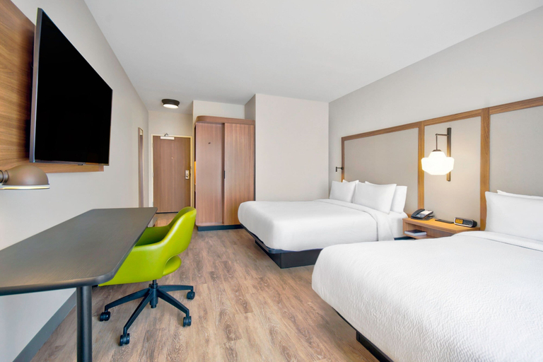 Bedroom 3, Fairfield Inn & Suites by Marriott Cincinnati North, Butler