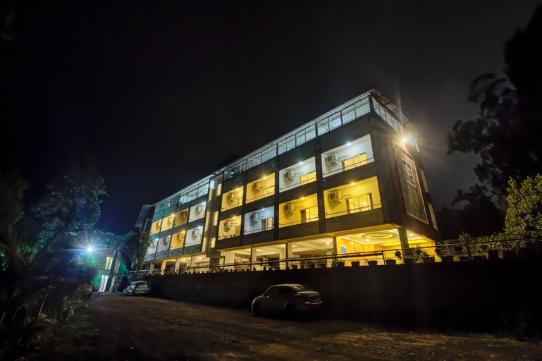 Exterior & Views